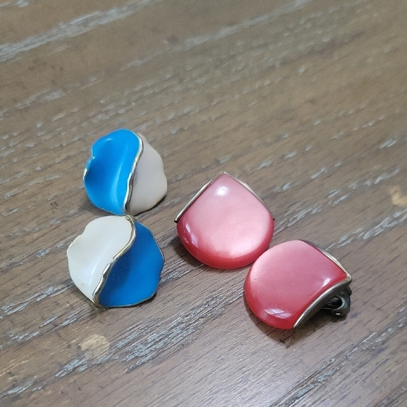Elegant 1 pr Clip-On Earrings 1 pr pierced Vintage - Blue/white and Pink - Picture 1 of 4